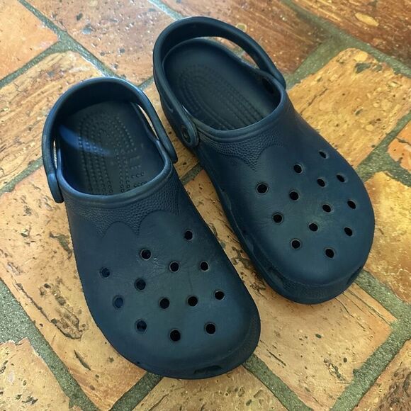 Crocs Navy Shoes - Picture 1 of 5